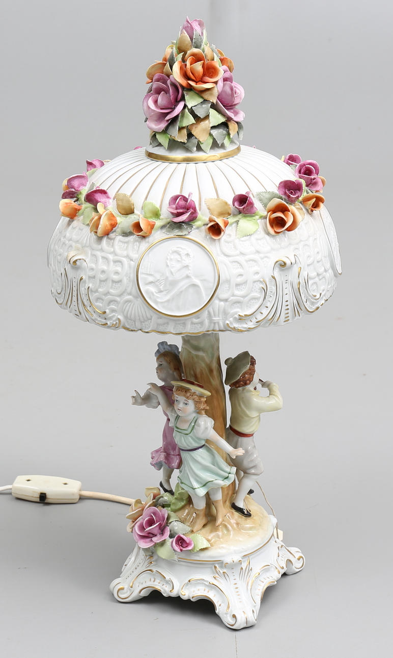 BORDSLAMPA, porslin, PMP 1817, GDR, 1900-tal.