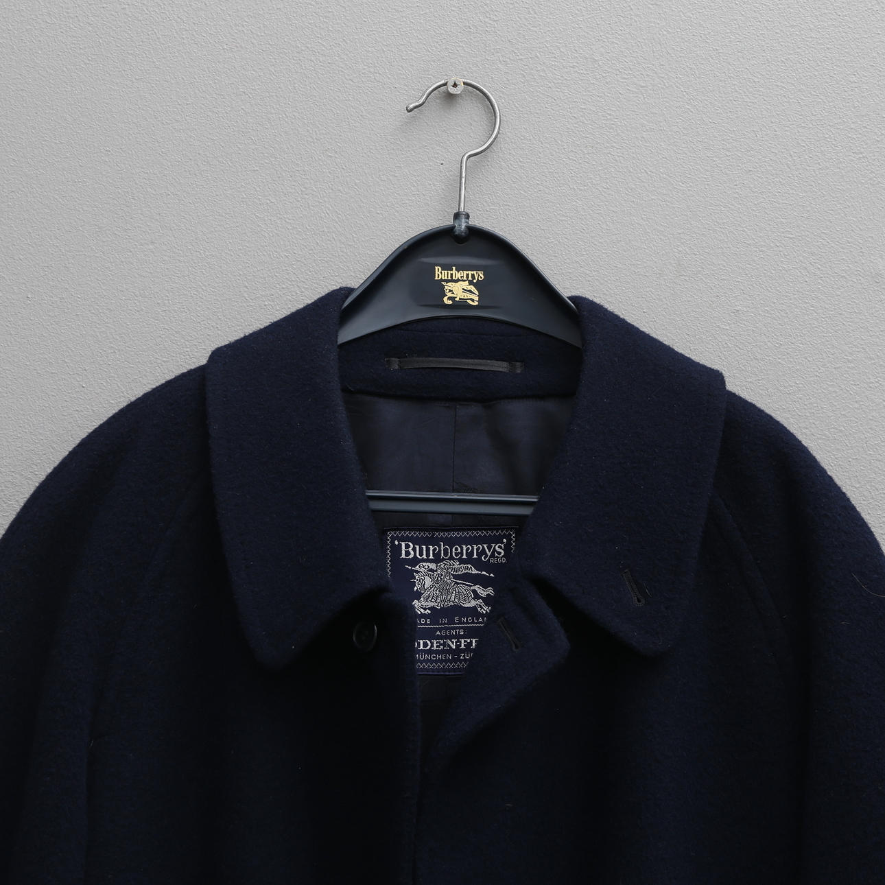 KNIGHT COAT, BURBERRY, CAMEL HAIR WOOLSTER. Vintage & Designer 