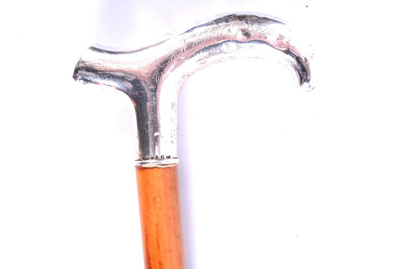 KÄPP MED SILVERKRYCKA, 1915.