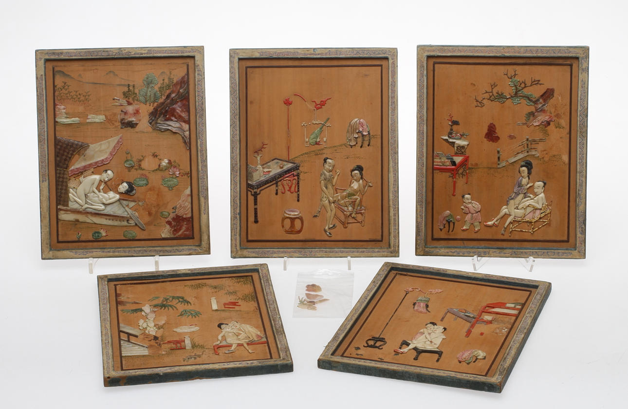 EROTISKA MOTIV, 5 st, stenarbeten, Kina/Japan.