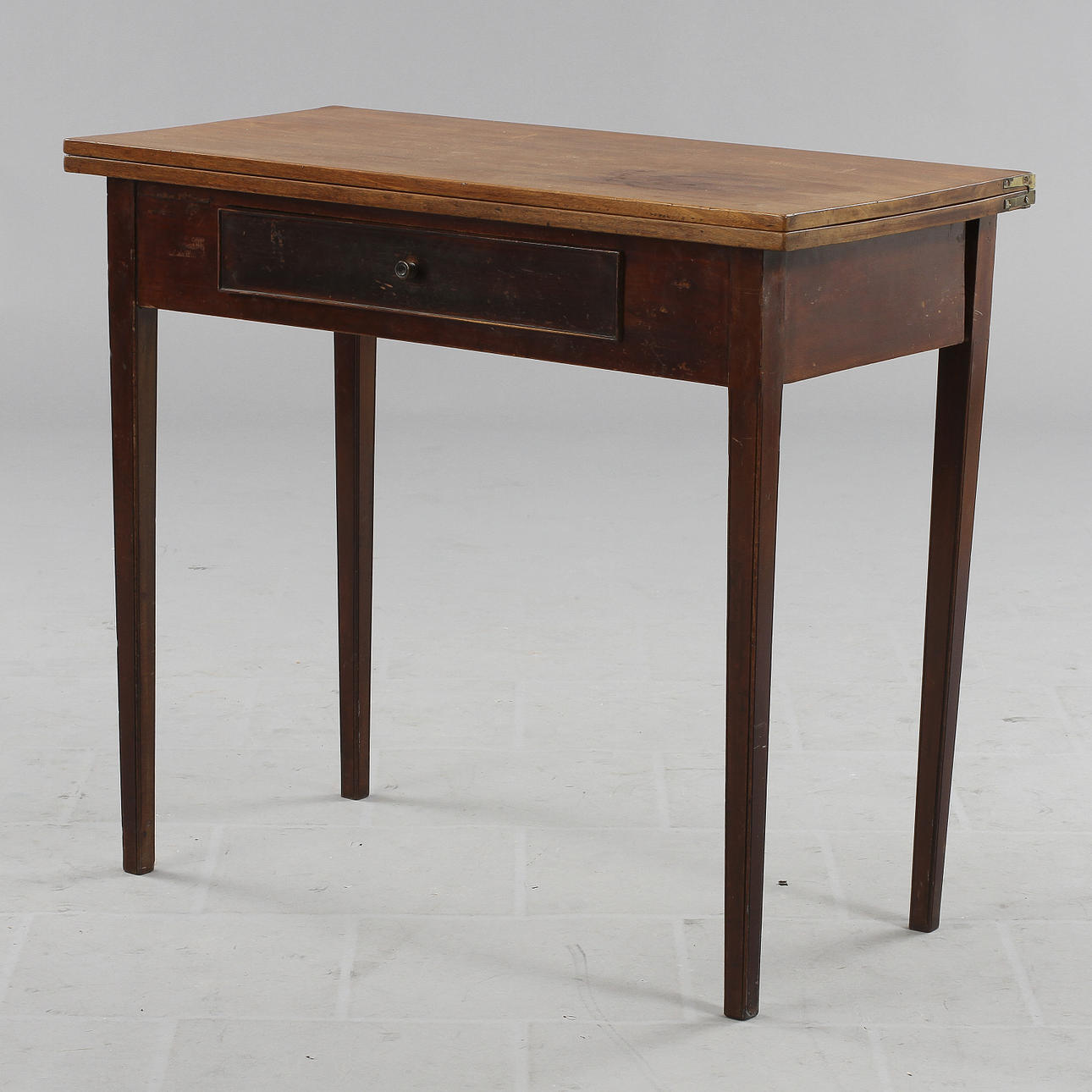 SPELBORD, sengustavianskt, provins, 1800-talets början.