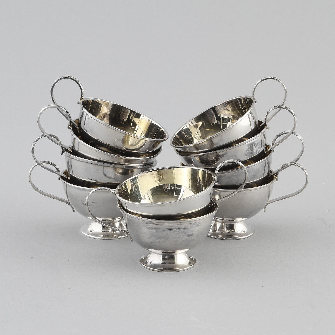 PUNSCHMUGGAR, 10 st, silver, Guldsmedsaktiebolaget 1900-tal. Vikt ca 330 gram.