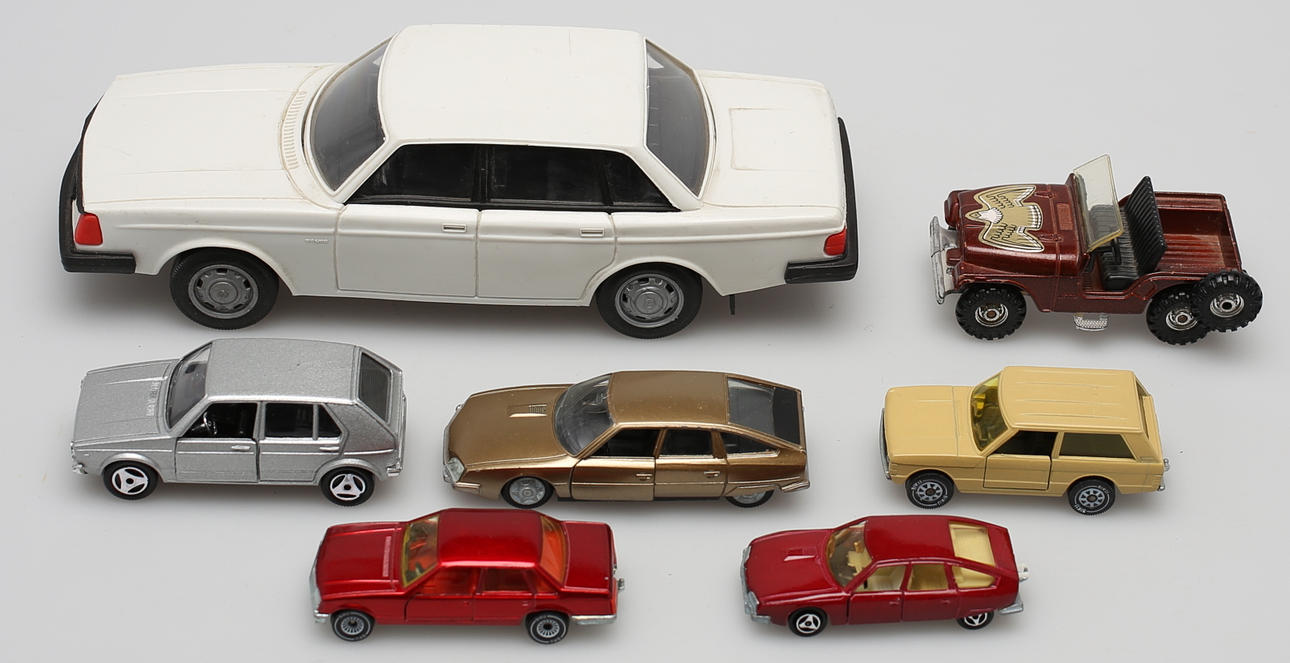 PARTI LEKSAKSBILAR (7). Bl a Volvo, Made in Finland, Corgi, Majorette etc.