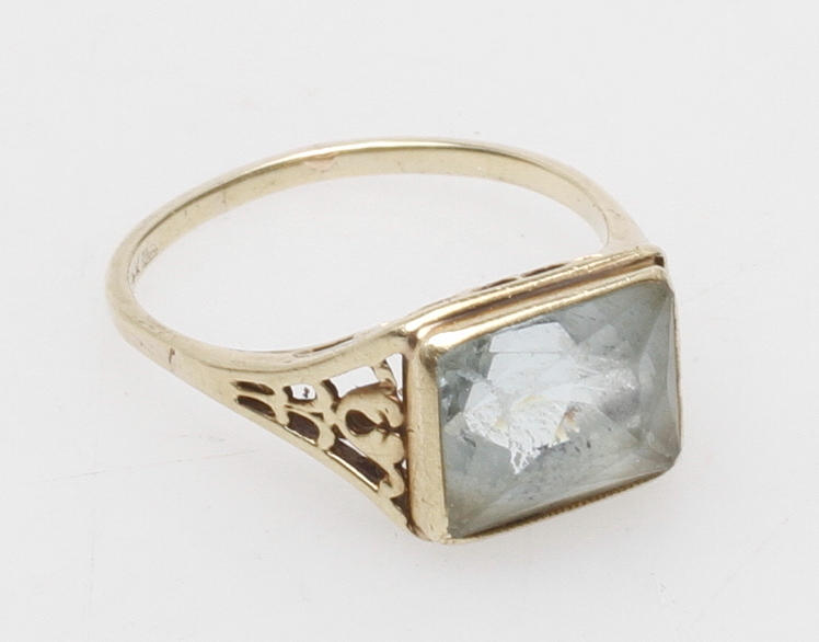 RING, guld 14k med sten, 1930/40-tal, vikt tot ca 3 gram.