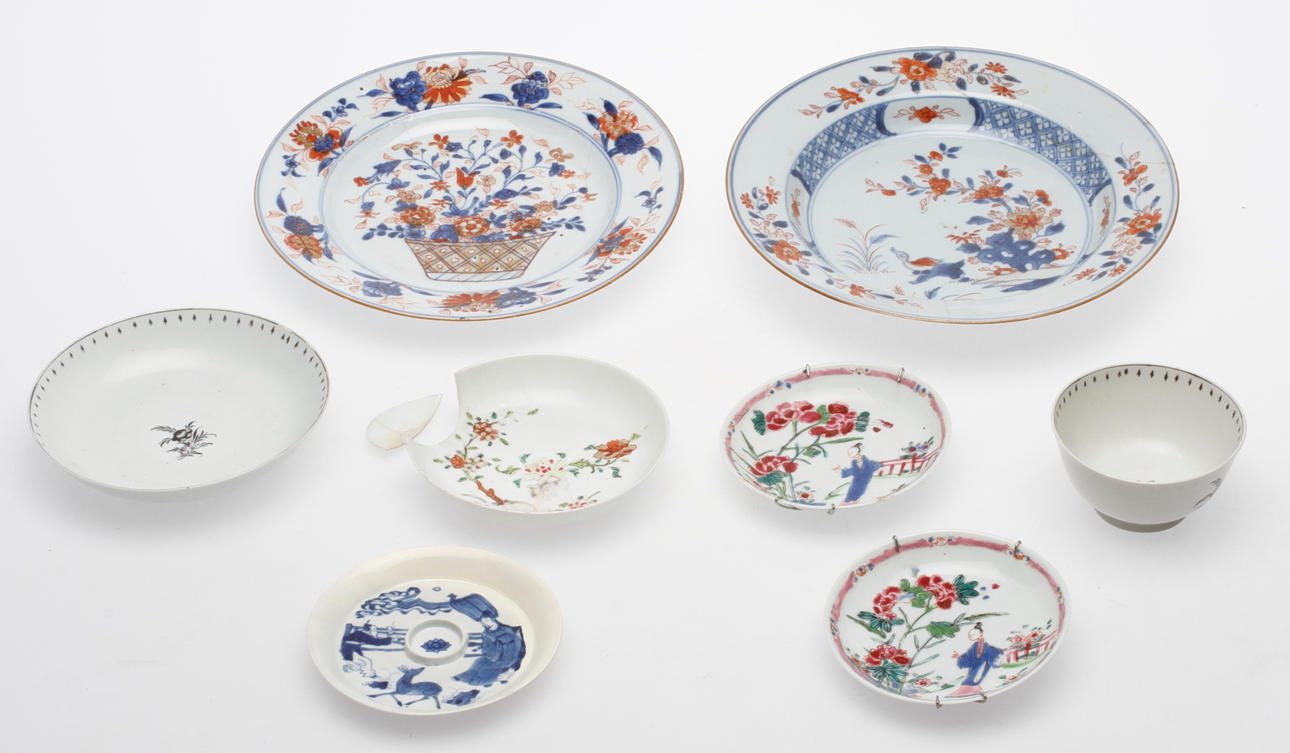 OSTINDISKA FÖREMÅL, 8 delar, porslin, 1700-1800-tal.