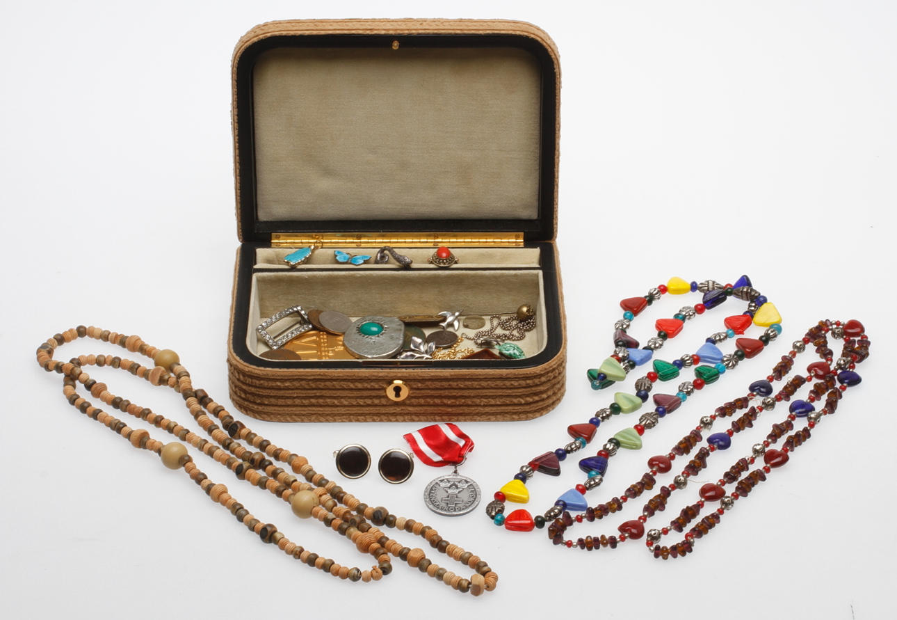 BIJOUTERIER, 1900-2000-tal.