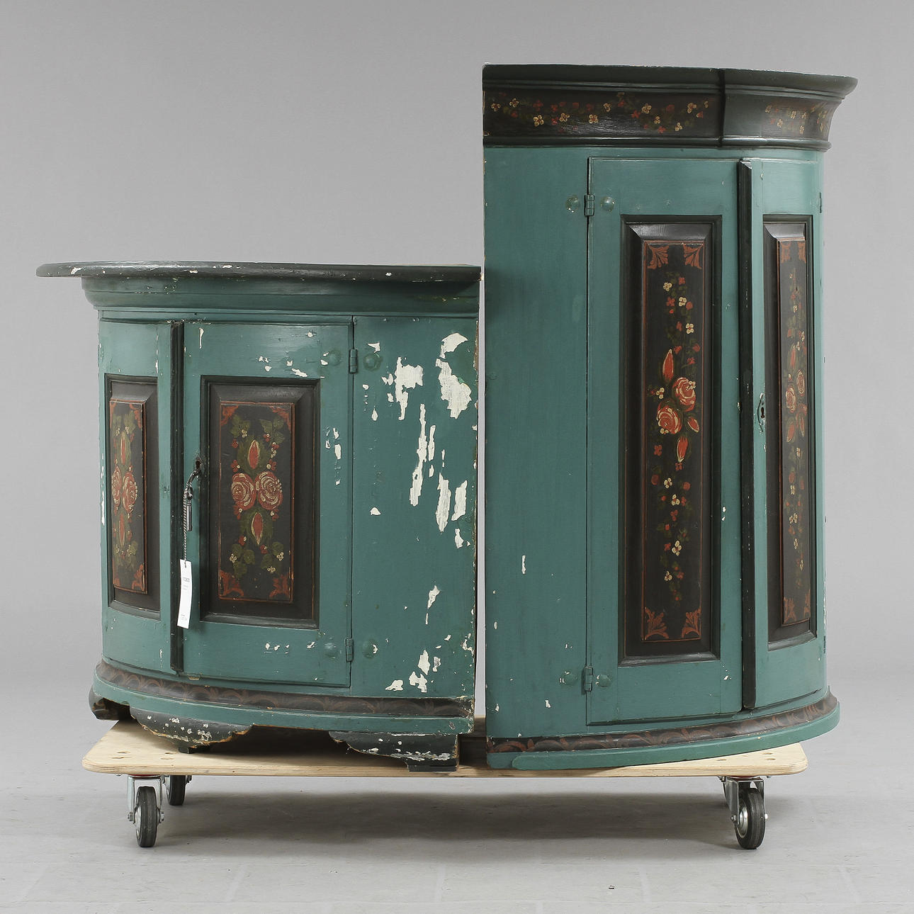 HÖRNSKÅP, 1800-tal.