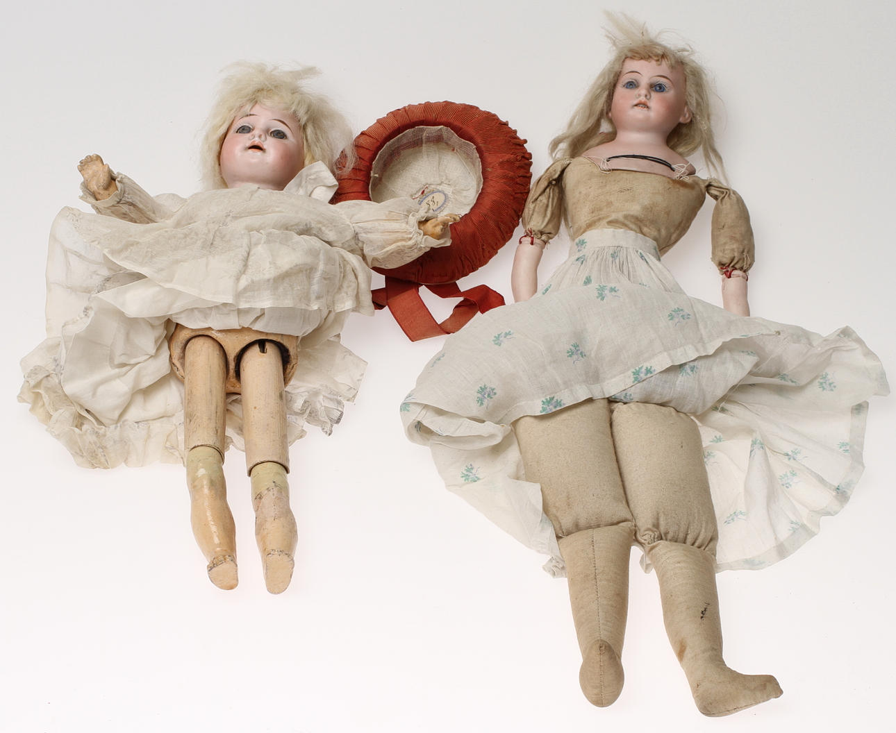 BISKVIDOCKOR Armand Marseille, 2 stycken.