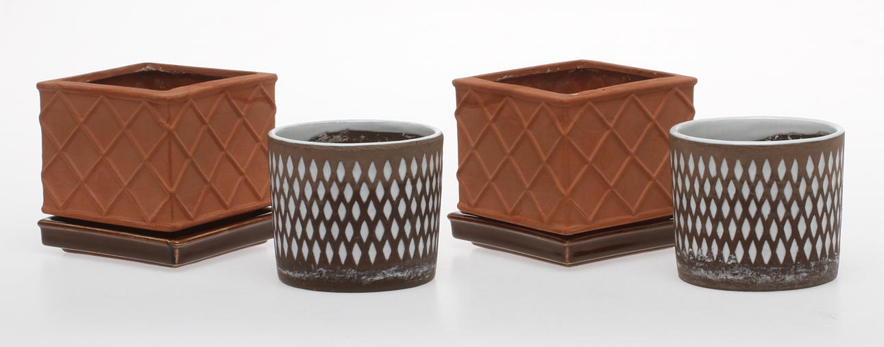 YTTERFODER , 2+2 st Wilhelm Kåge, Gustavsberg och Mari Simmulson Upsala Ekeby.