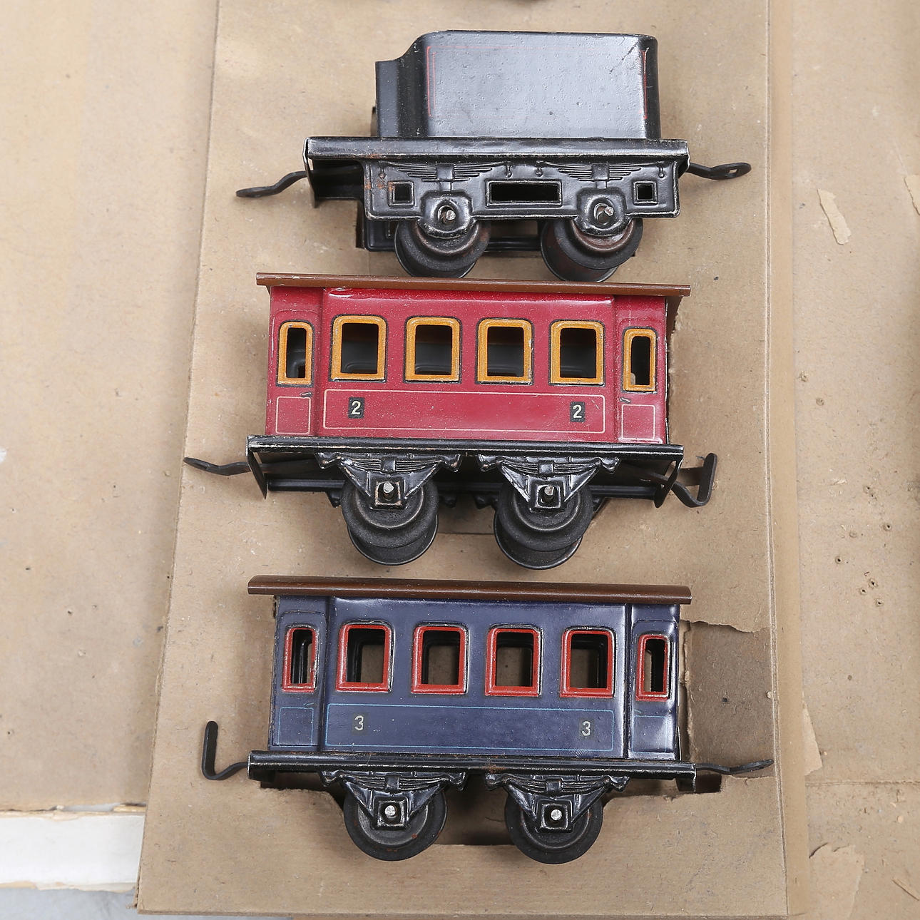 BING clockwork steam locomotive with tender and 2 carriages, left from ...