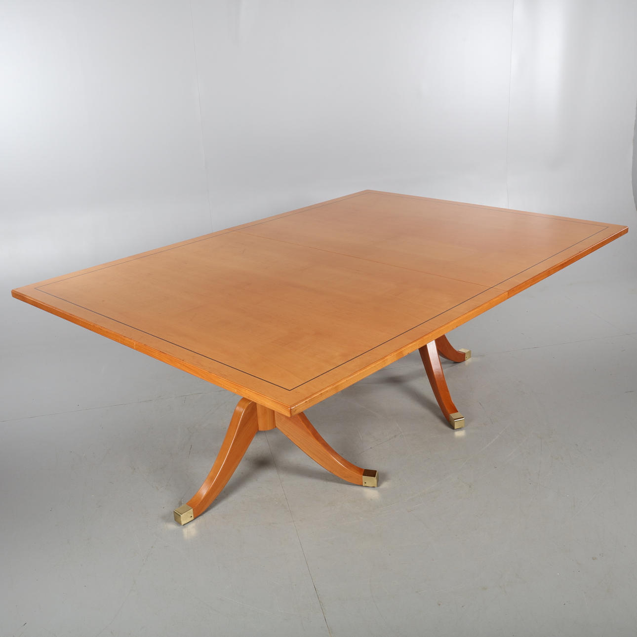 MATSALSBORD,engelsk stil total längd 3 meter.