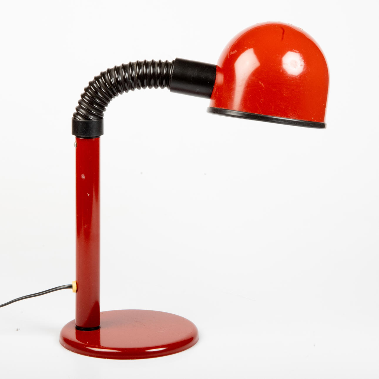 TABLE LAMP, Alda, red lacquered, 1970s.