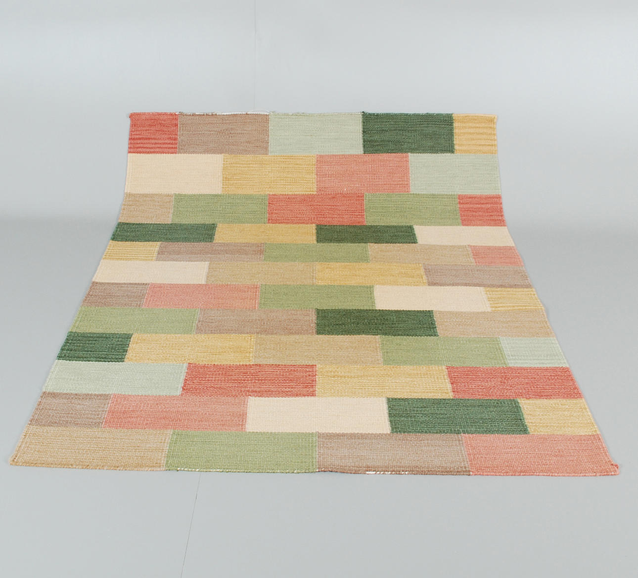 MATTA, ca 196 x 140 cm.