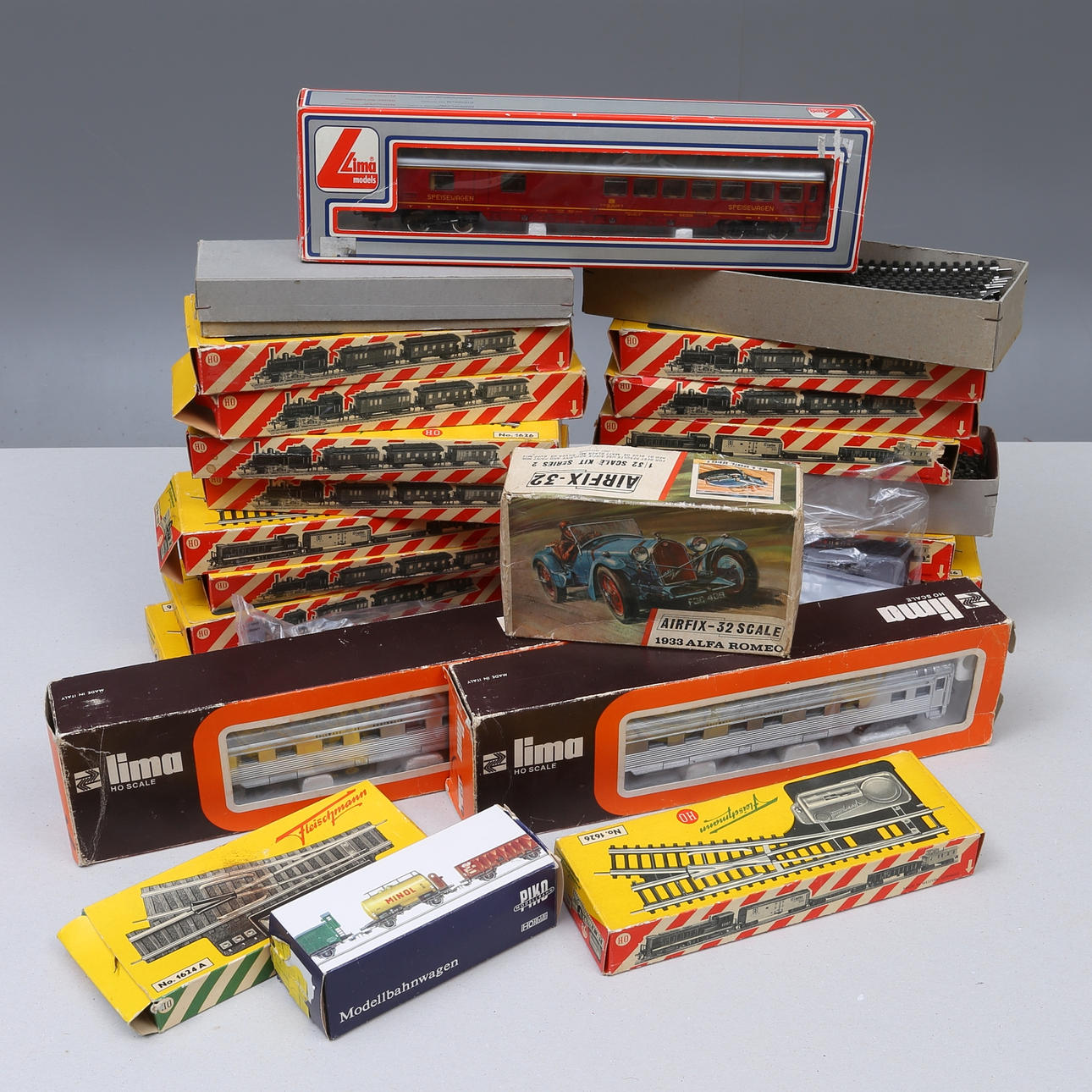 TRAIN CARS and RAILS, including Lima.