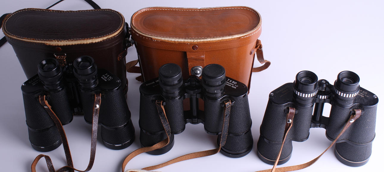 KIKARE, 3 st, svarta, två väskor.