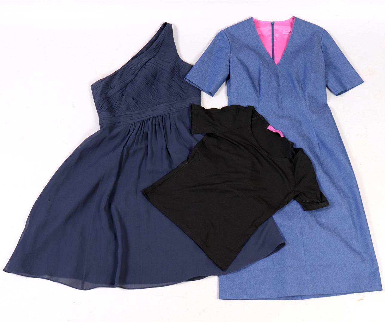 KLÄNNINGAR, 2 st, en Camilla Thulin samt Ann Taylor.