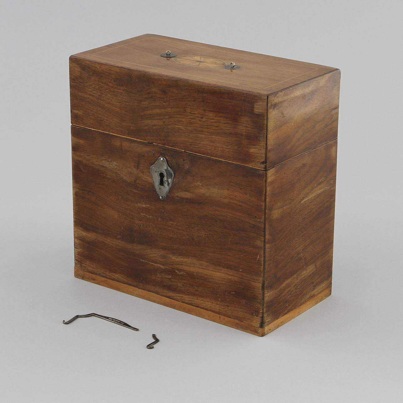 BRÄNNVINSSCHATULL, 1800-tal.