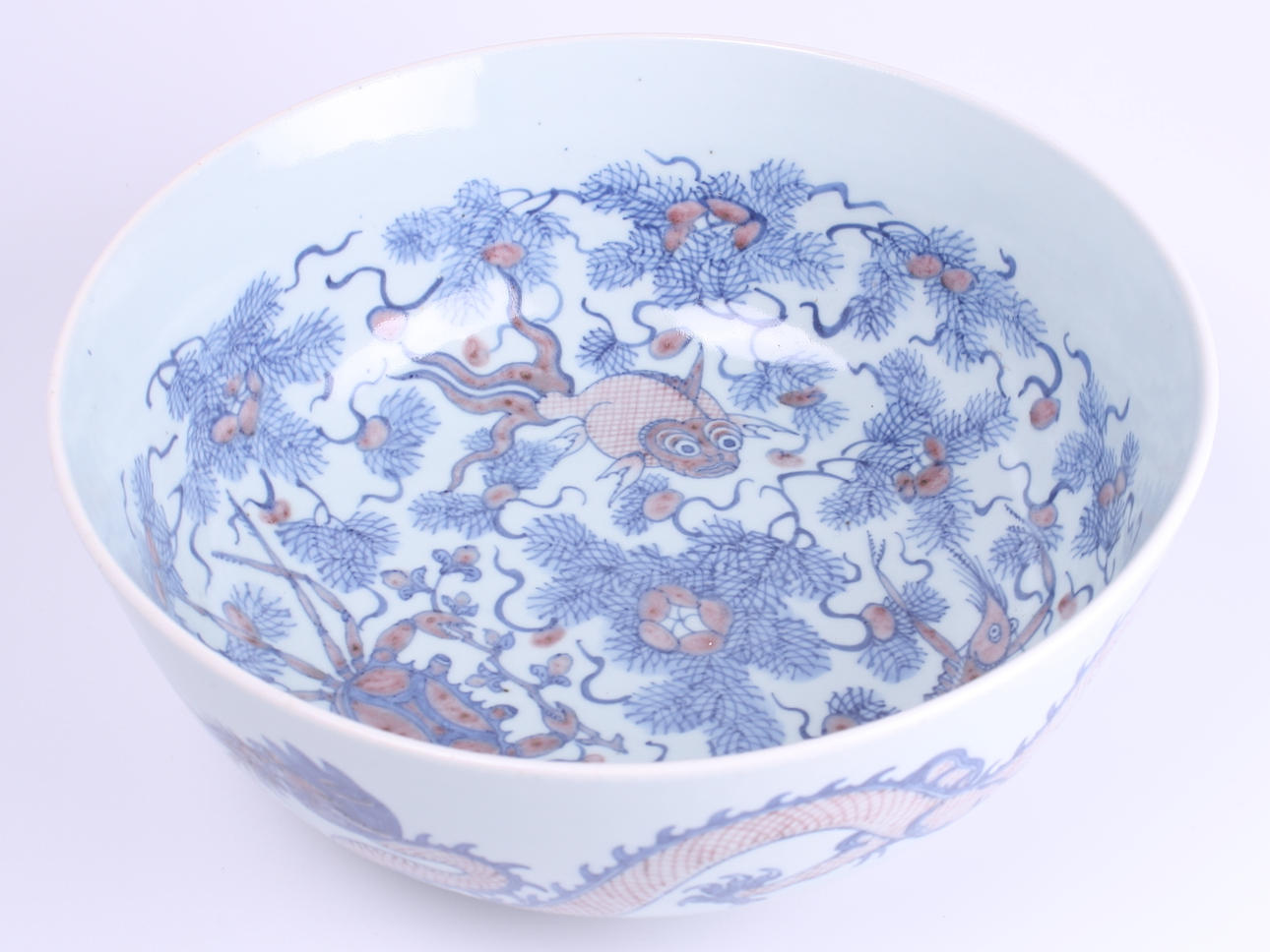 BÅLSKÅL, Kina, Med fisk- och drakmotiv.