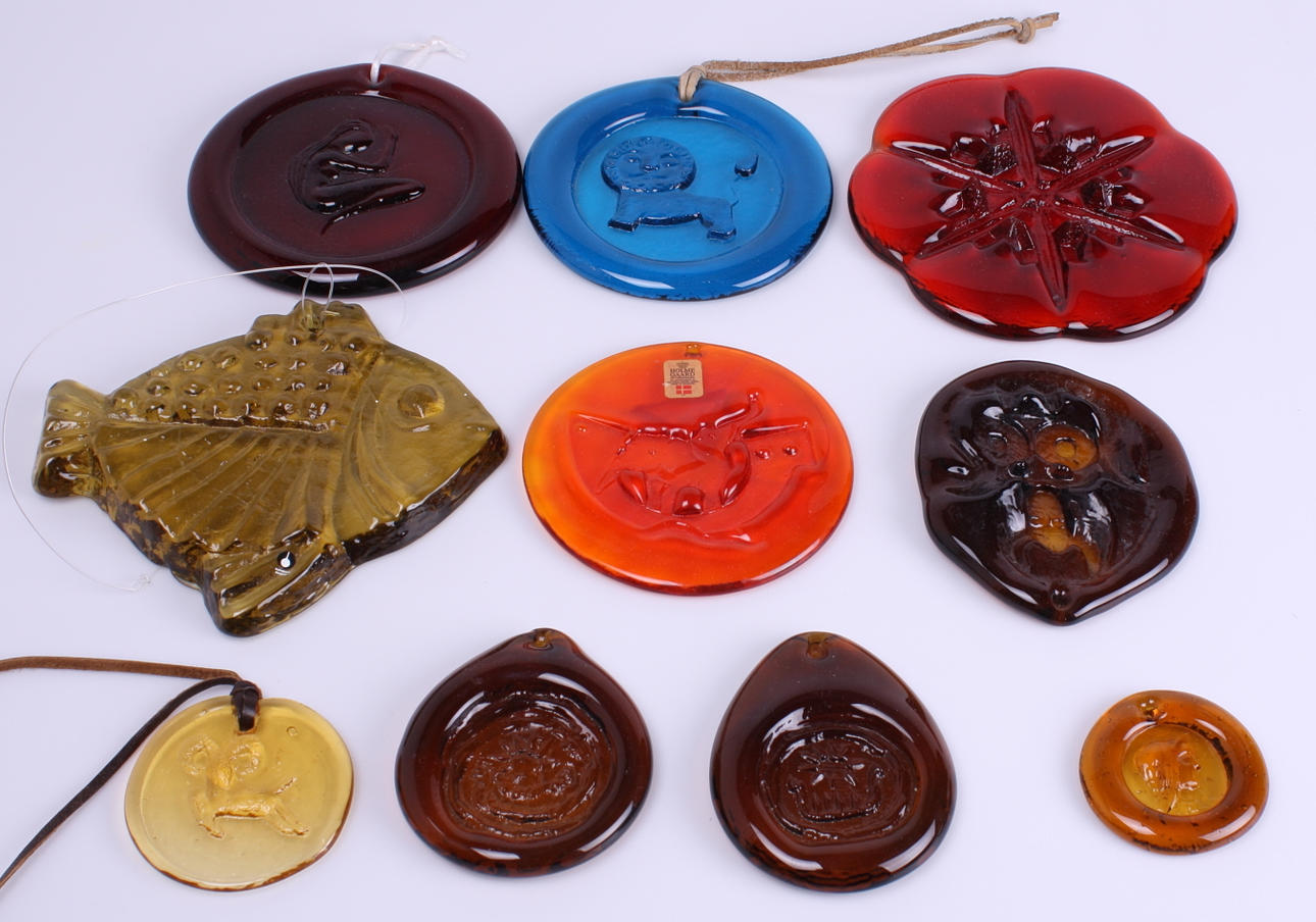 ERIK HÖGLUND. glasreliefer, 10 st, mestadels Erik Höglund, Boda.