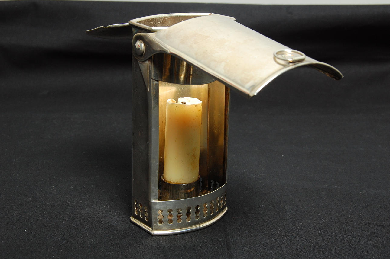 LAMPA, för stearinljus, England.