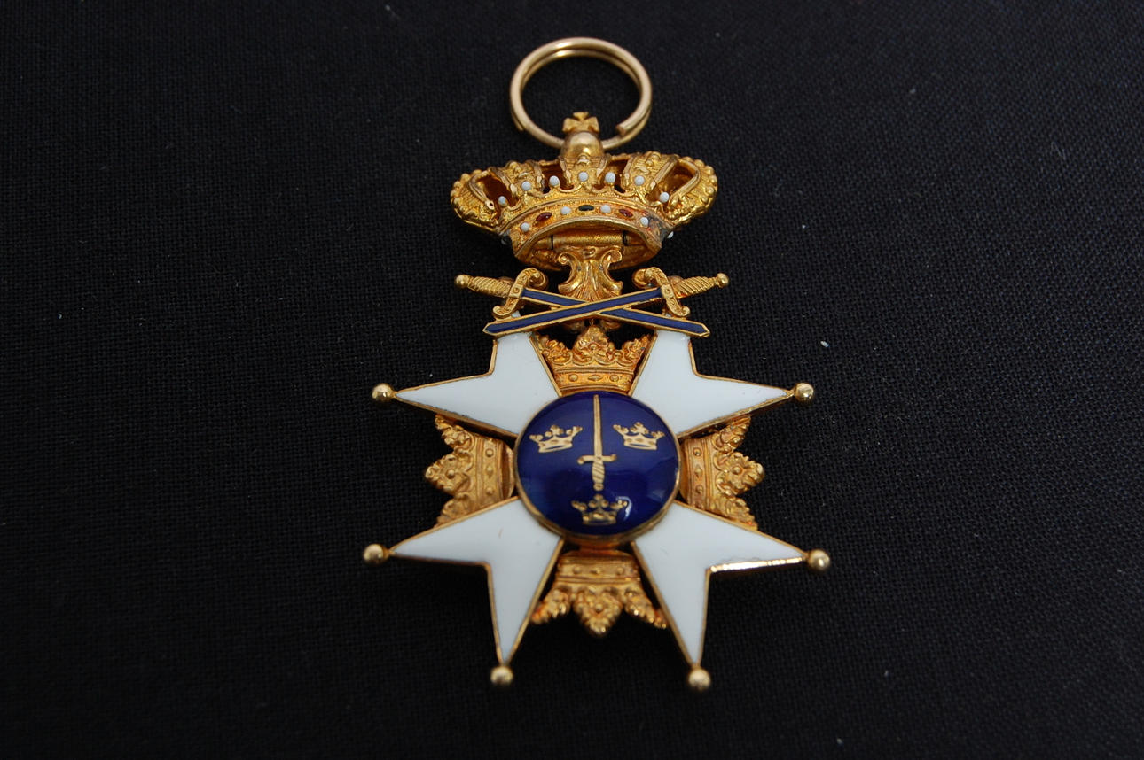 KUNGLIGA SVÄRDSORDENS RIDDARKORS, förgylld, Sverige, 1900-tal.