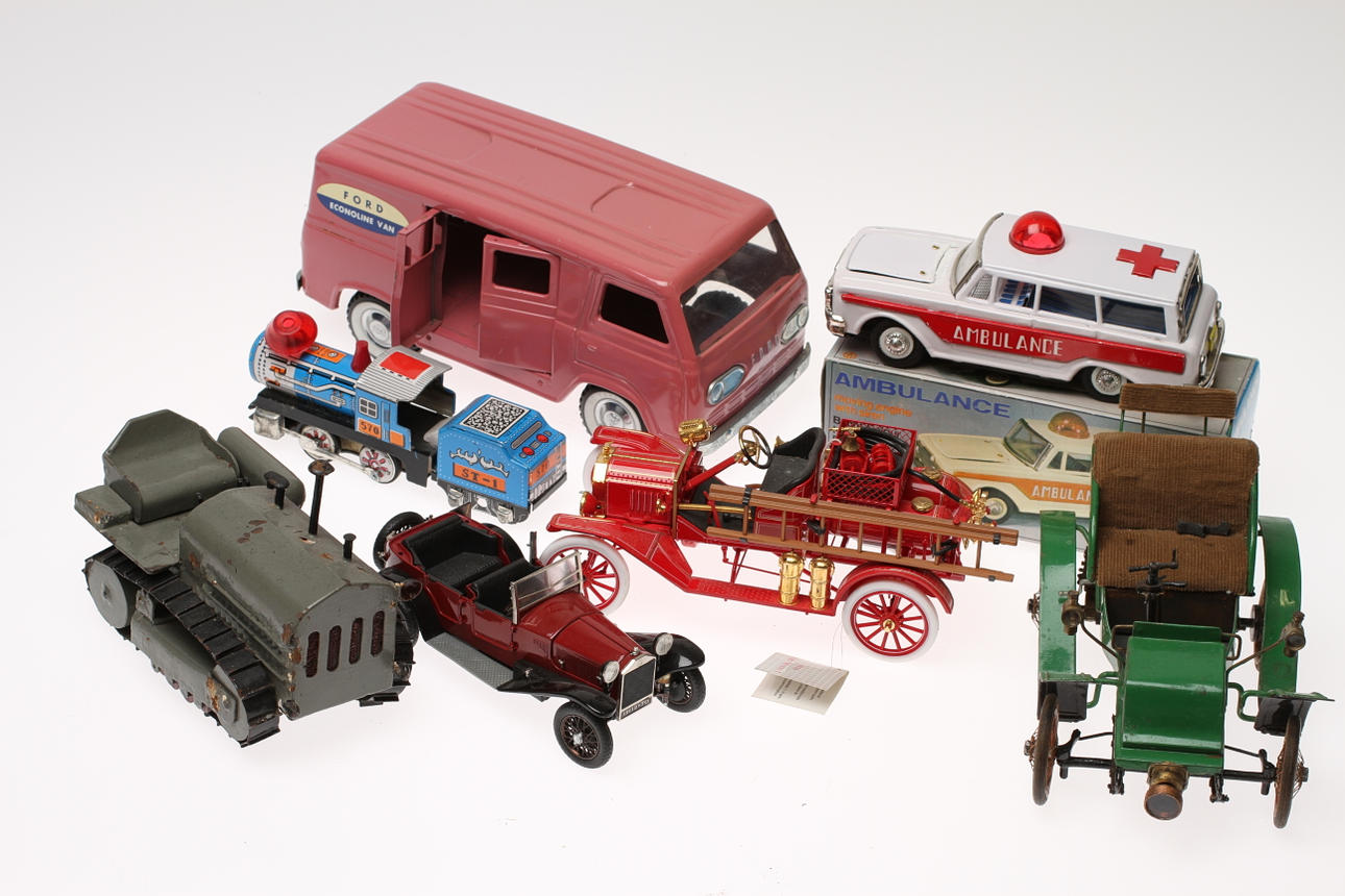 PARTI ambulans, brandbil, Lancia och plåtlok, Japan och China, FORD VAN Nylint Toys USA.