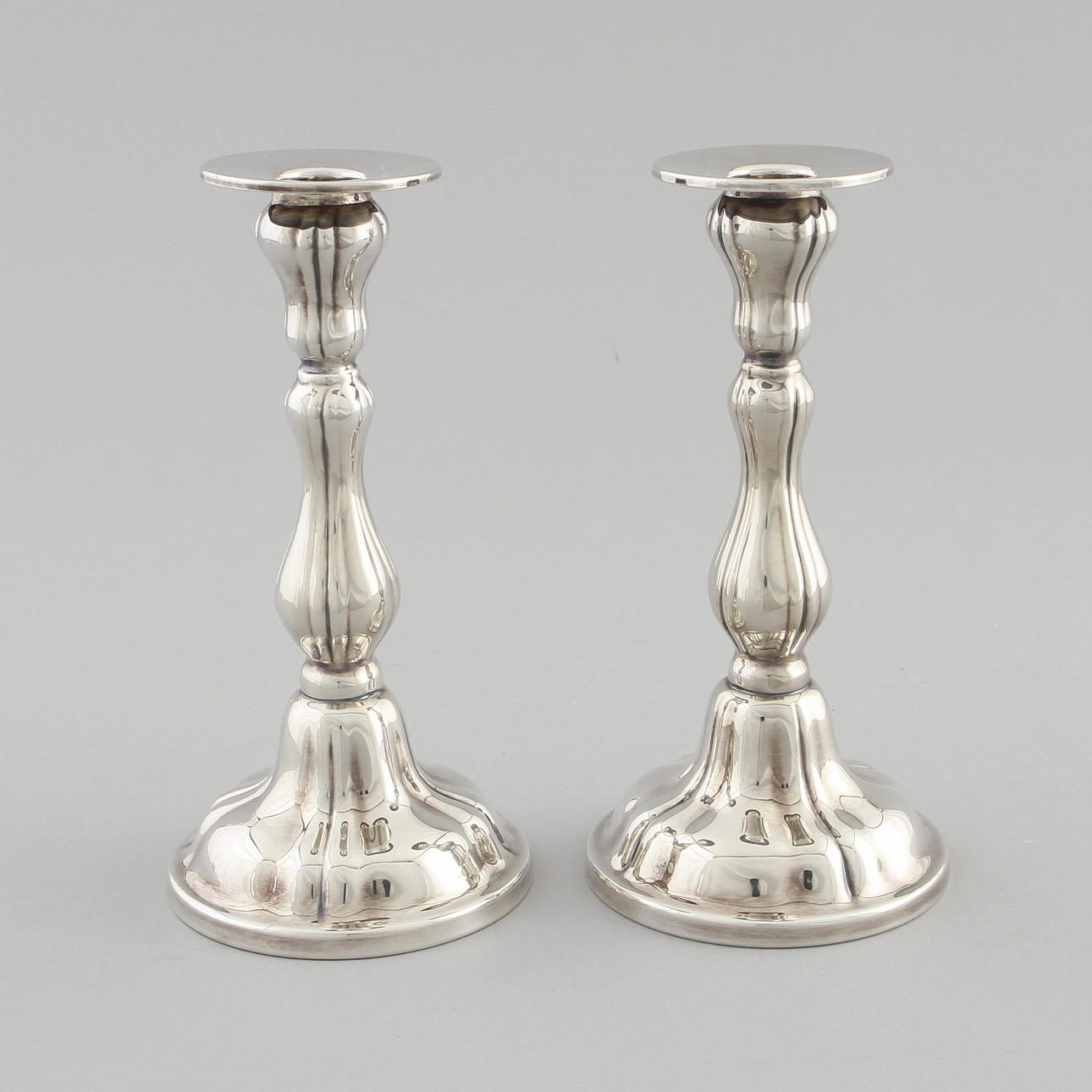 LJUSSTAKAR, 1 par, silver, Linköping, 1989.
