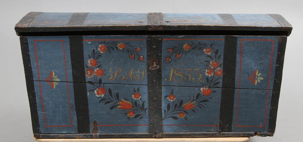 Större kista blå-målad 1800-tal.
