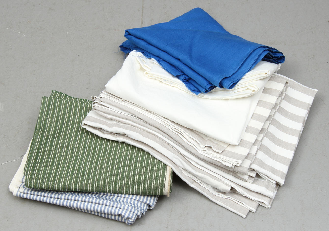 PARTI TEXTILIER, bland annat linnegardiner, 1900/2000-tal.