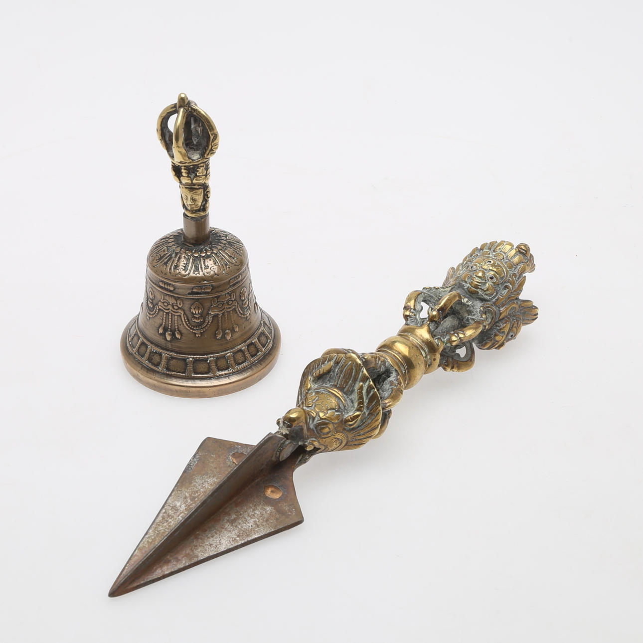 PHURBA OCH GHANTA, Tibet, brons. 18/1900-tal.