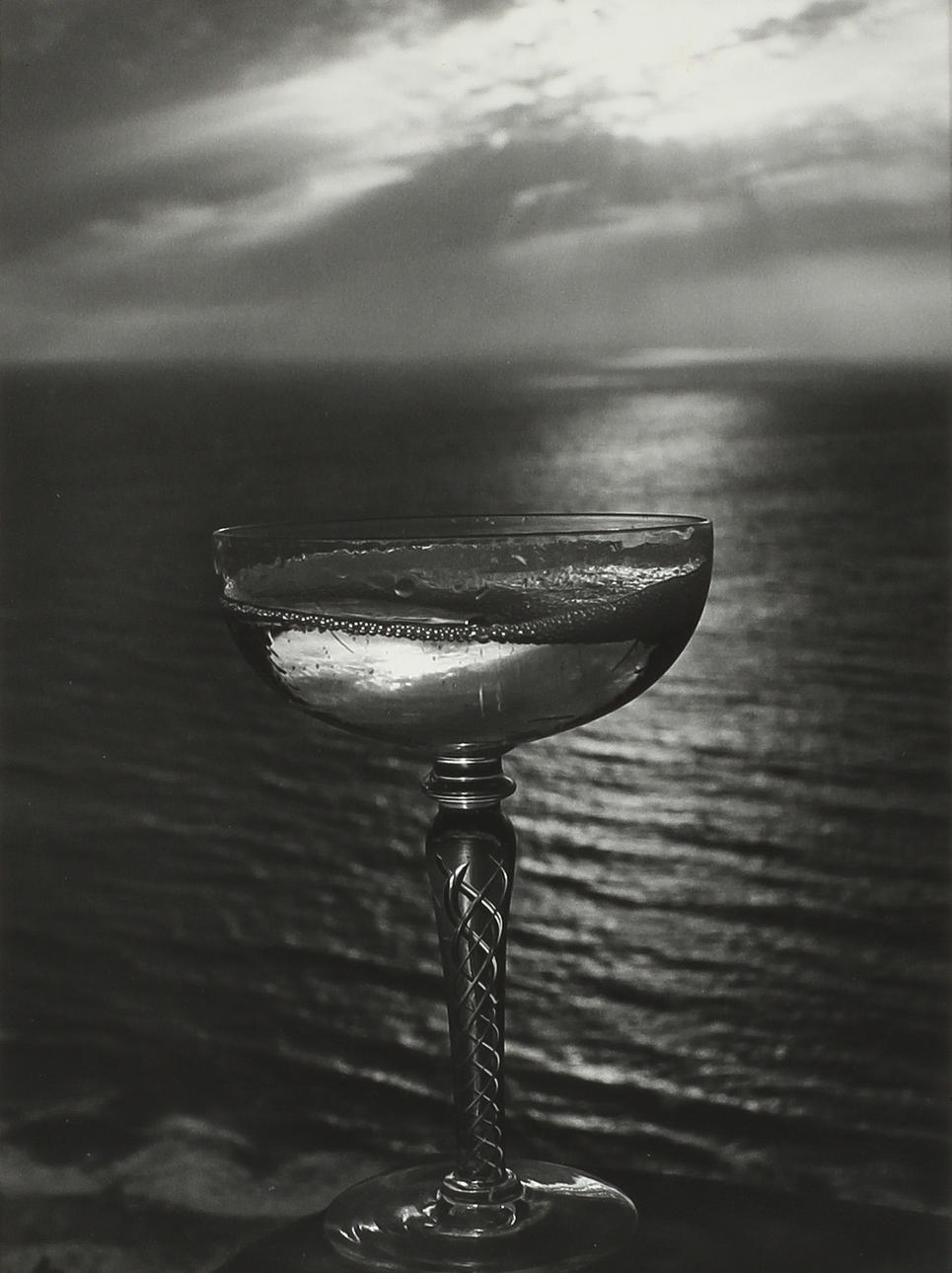 ANSEL ADAMS. silvergelatin, "Advertisement Champagne Paul Masson Vineyard". Numrerad 203.
