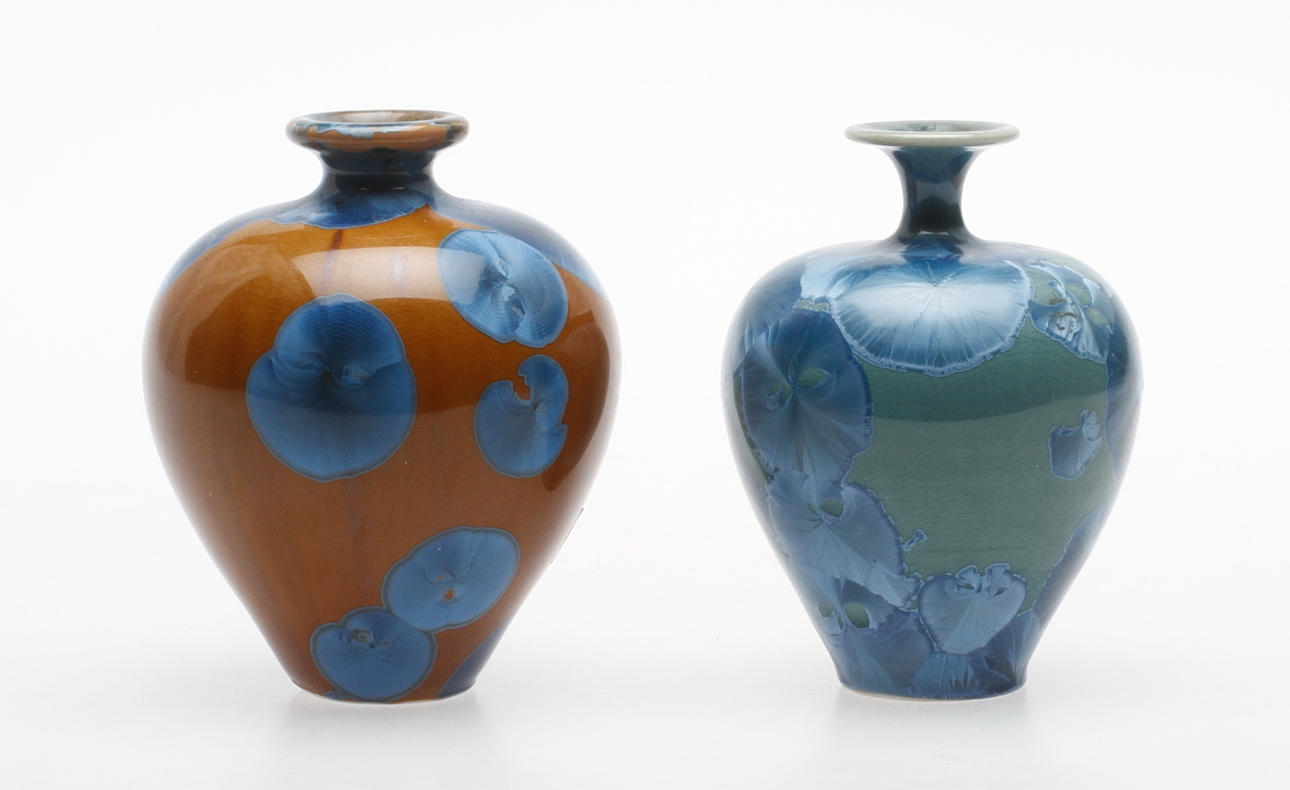 VASER, 2 st, stengods, Louise reding, signerade.