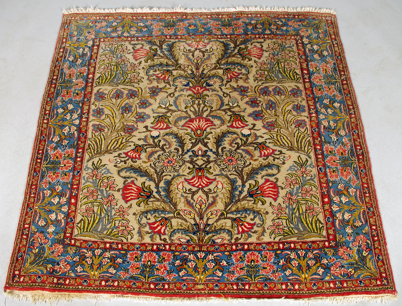 ORIENTMATTA, semiantik, 135 x 135 cm.