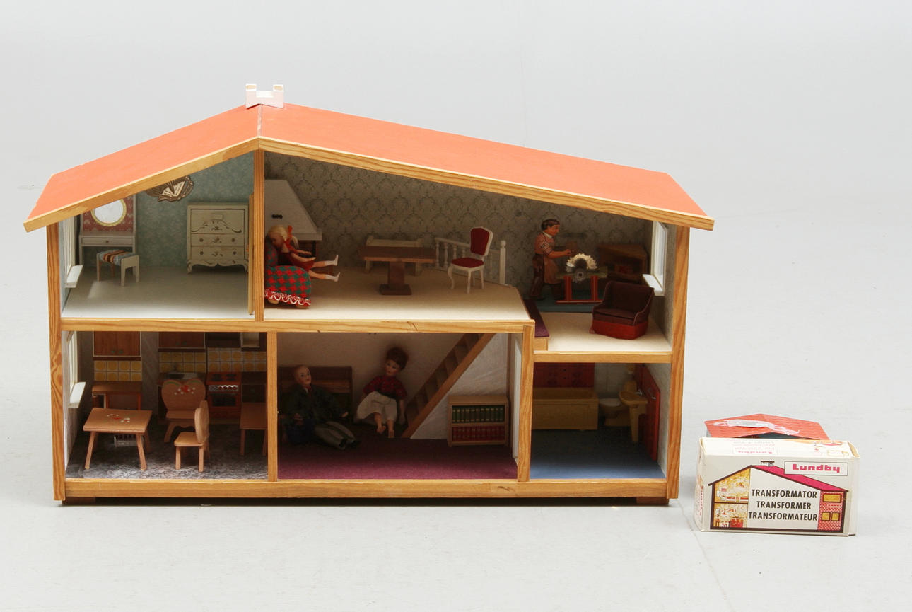 LUNDBY DOCKSKÅP, MÖBLER, DOCKOR och tillbehör.