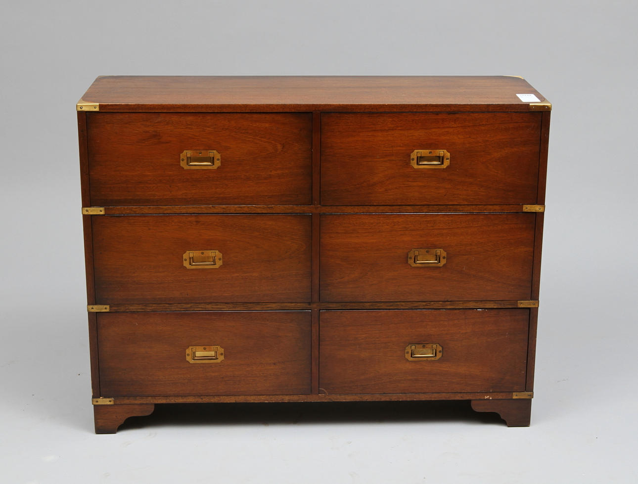 BYRÅ, Engelsk stil. Mahognyfanerad.