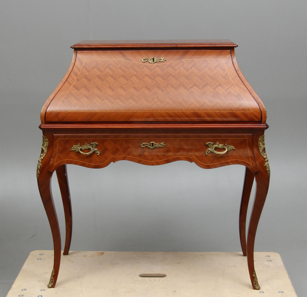 SNEDKLAFFSEKRETÄR, rokokostil, A.B. Rokokomöbler Fredriksdal.