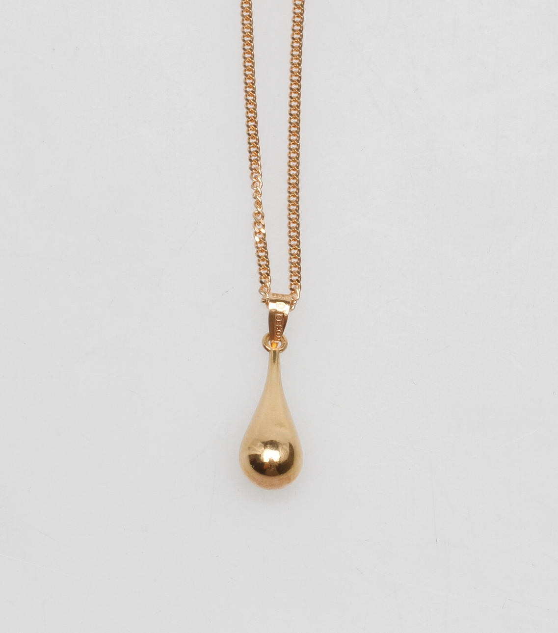 HALSKEDJA med HÄNGE, 18k guld, vikt ca 6,4 gr.