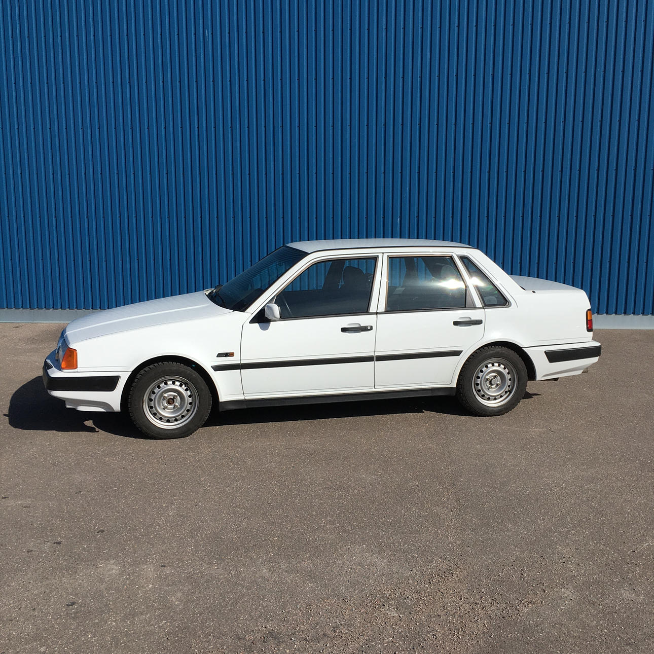 VOLVO 460 GL. -93 Automático 1187 millas.