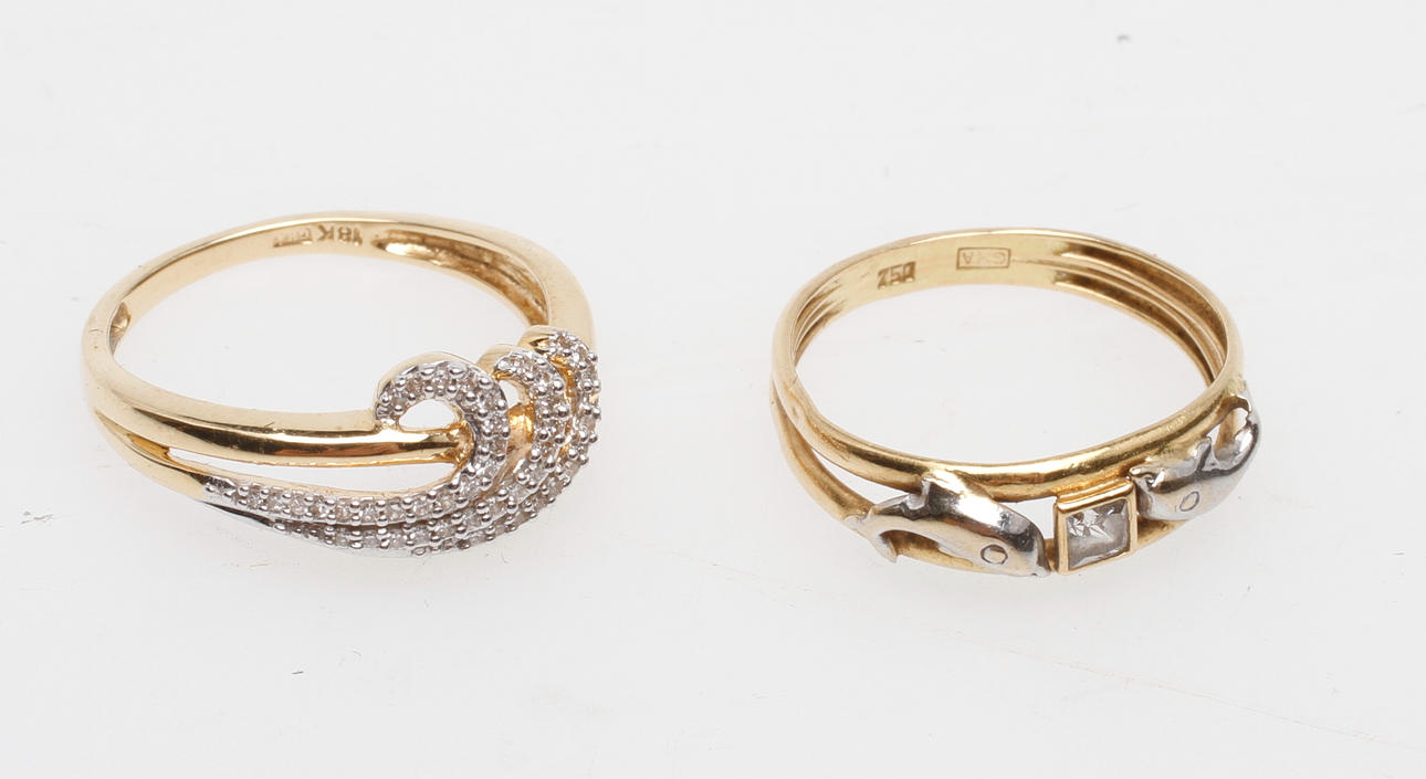 RINGAR, 2 st, 18k guld, vikt ca 4,3 gr.