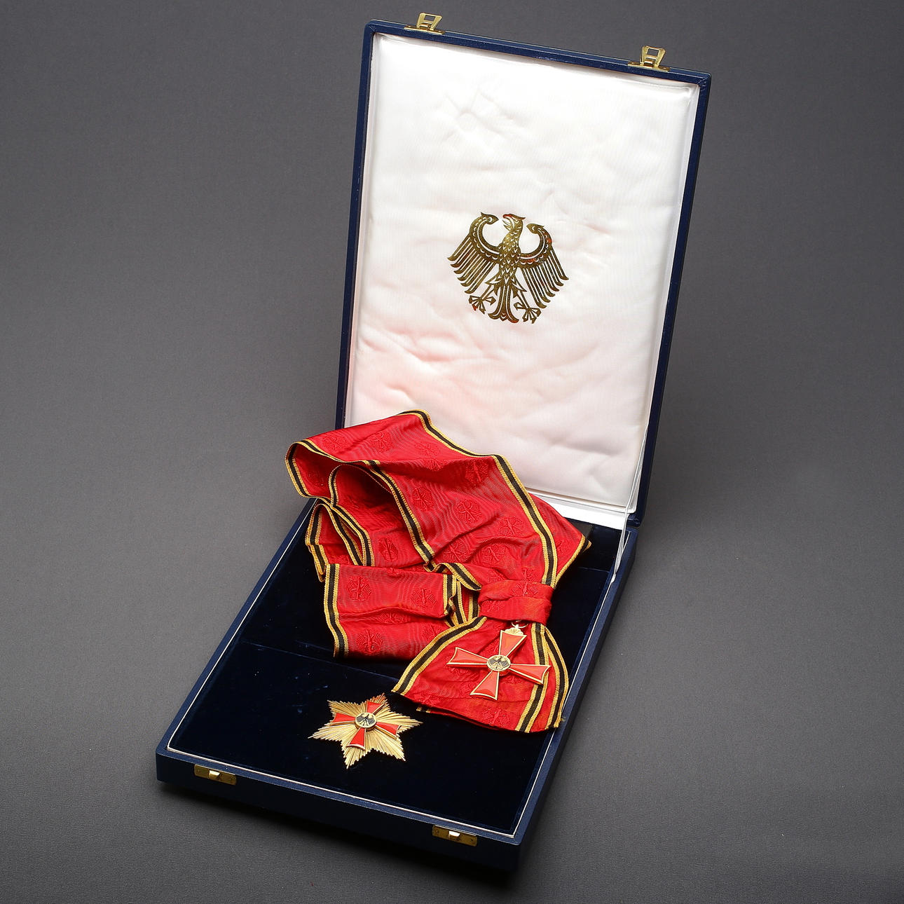 GRAND CROSS SET, Verdienstorden der Bundesrepublik Deutschland, Germany. Awarded Hans Blix.