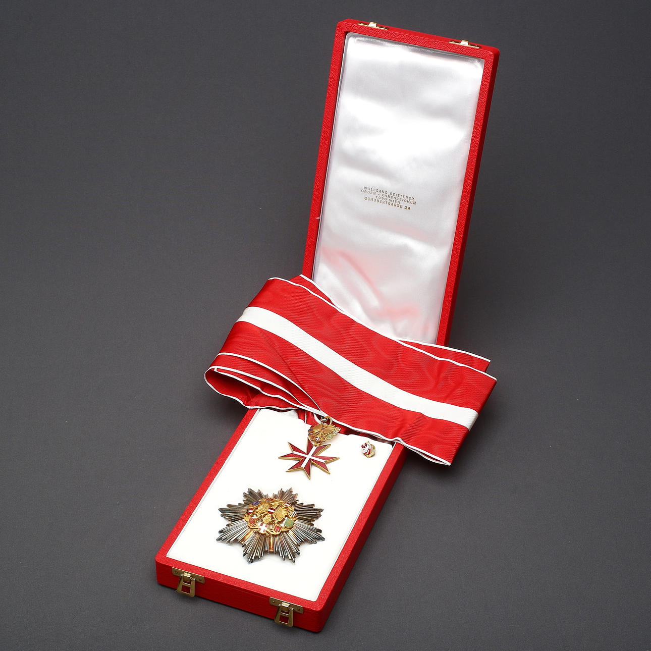 GRAND CROSS SET, Grosse Goldene Ehrenzeichen für Verdienste um die Republik Österreich, Austria. Awarded Hans Blix.