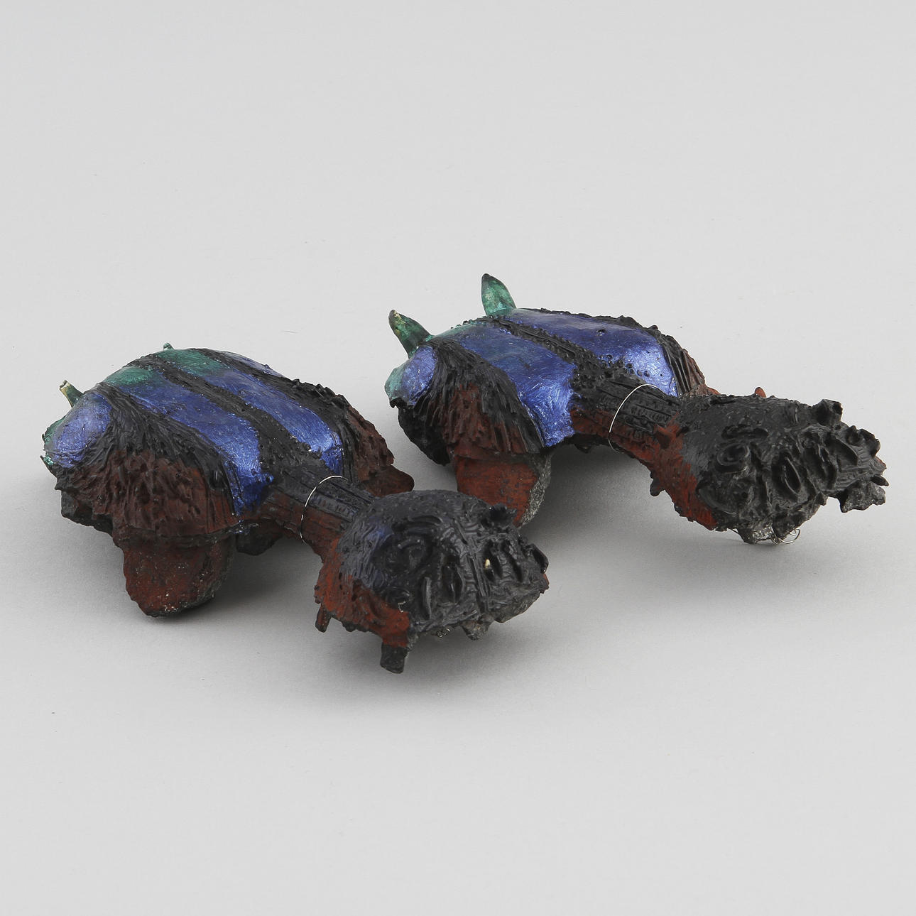 KARL-AXEL PEHRSON. 2 st, "Vittatus", skulpturer, gjutmassa och sten. Signerade och numrerade 1/6. Daterade 1966.