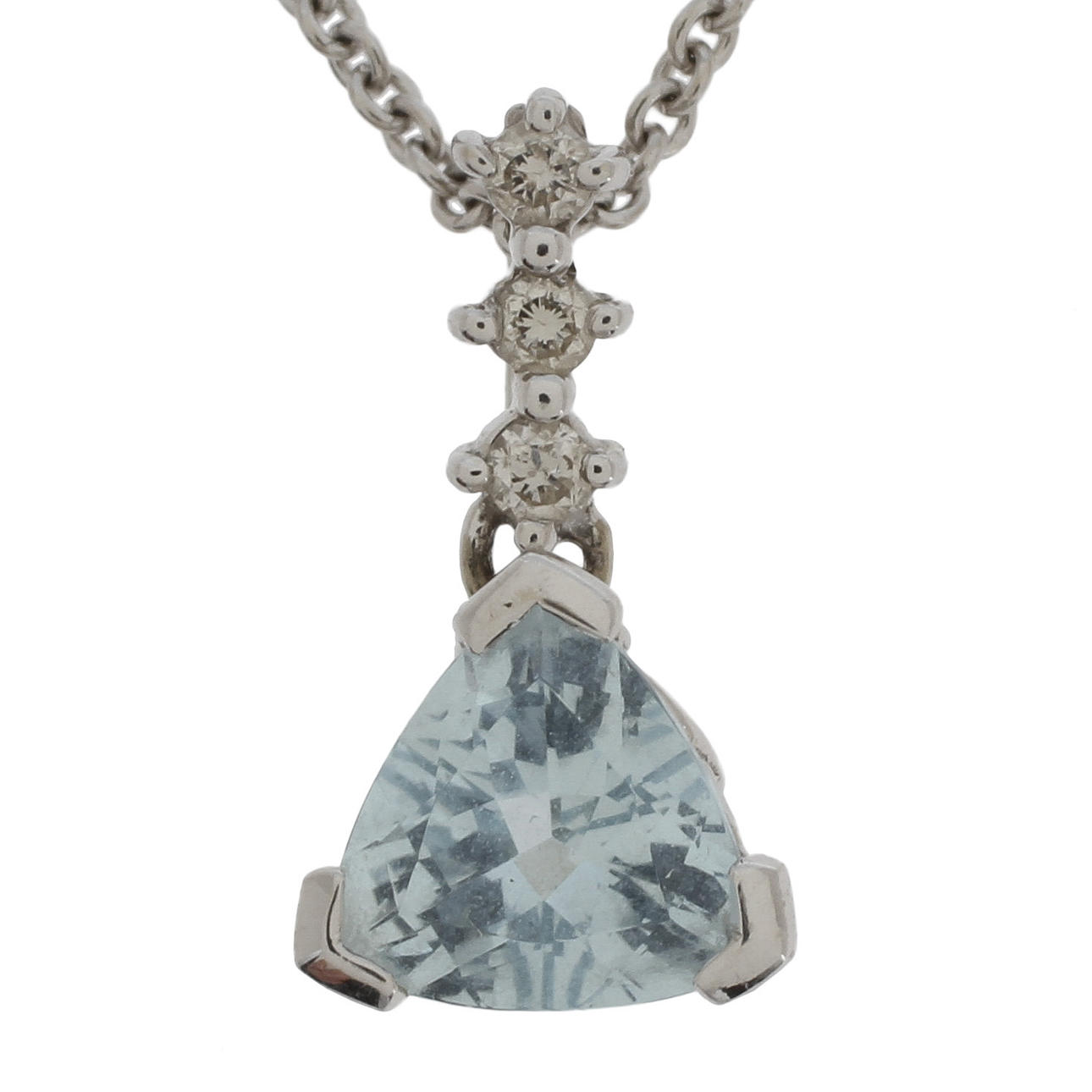 HÄNGE, 14k vitguld med akvamarin och 3 små diamanter samt kedja 14k, 4,3 gram.