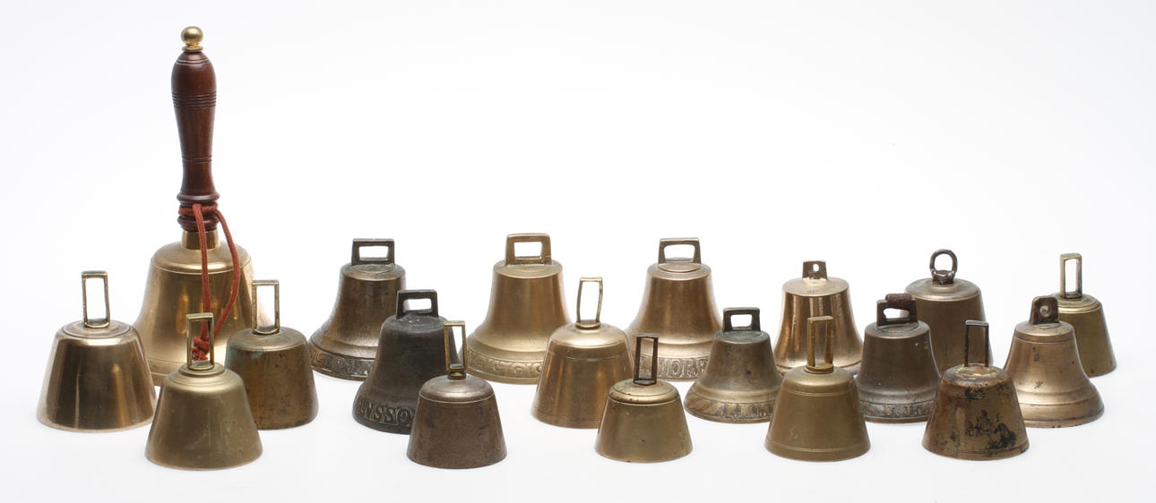 KLOCKOR, 19 st, bl.a. malm.