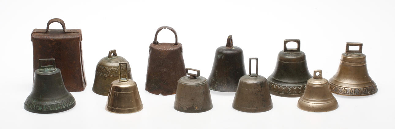 KLOCKOR, 11 st, bl.a. malm, 1700-1800-tal.