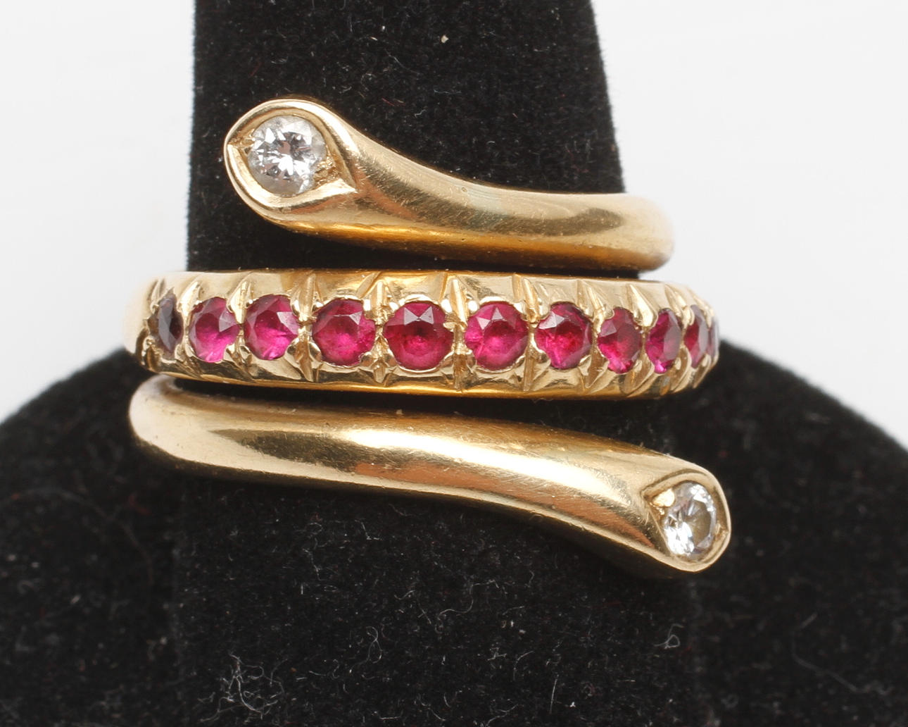 RING med stenar, 18k guld, total vikt ca 11,8 gr.