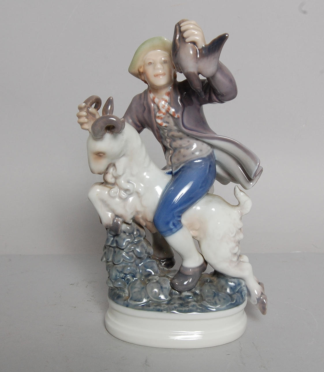 FIGURIN, Dahl Jensen, märkt 1070.