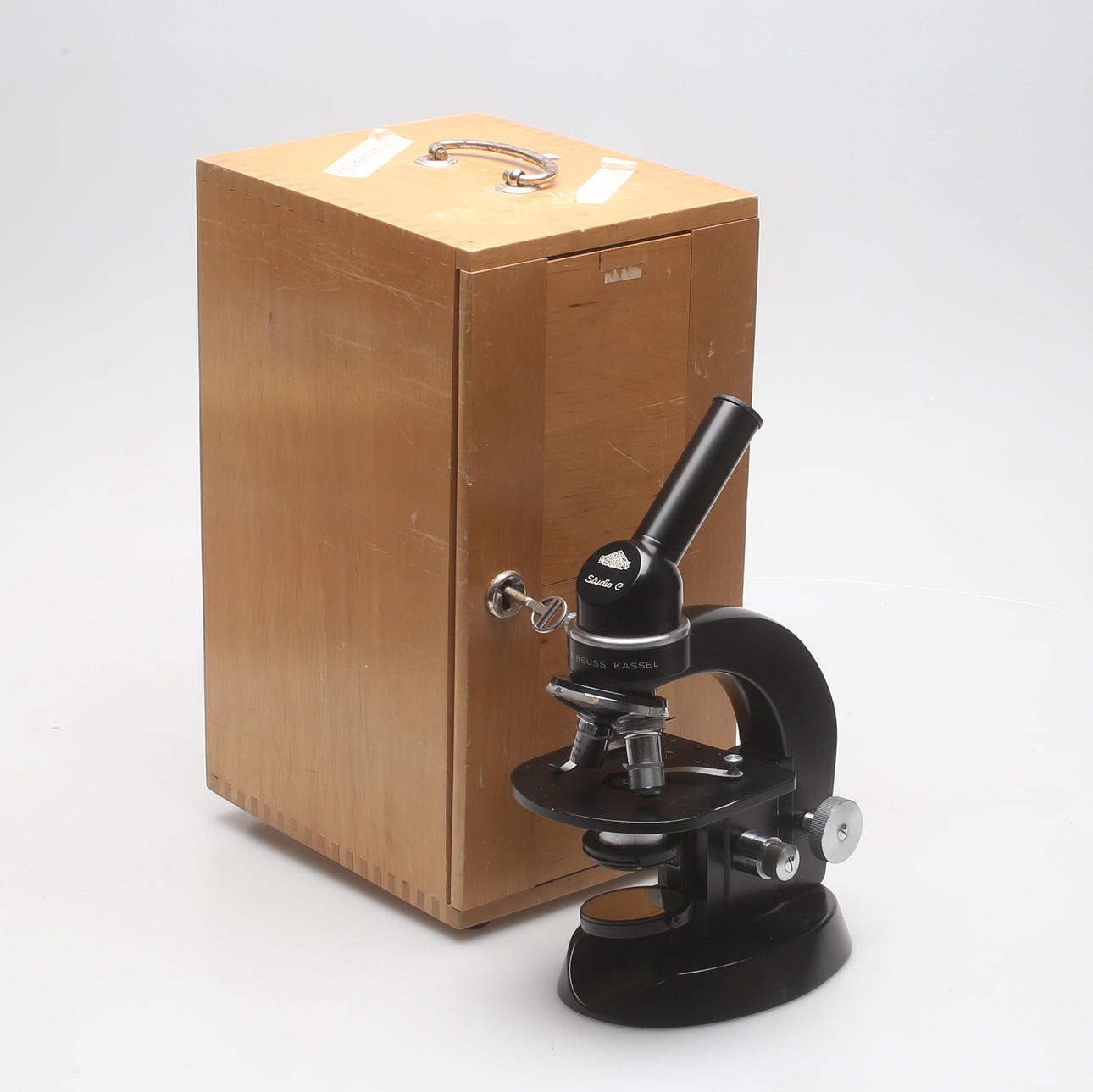 MICROSCOPE, Hertel & Reuss Kassel, Germany.