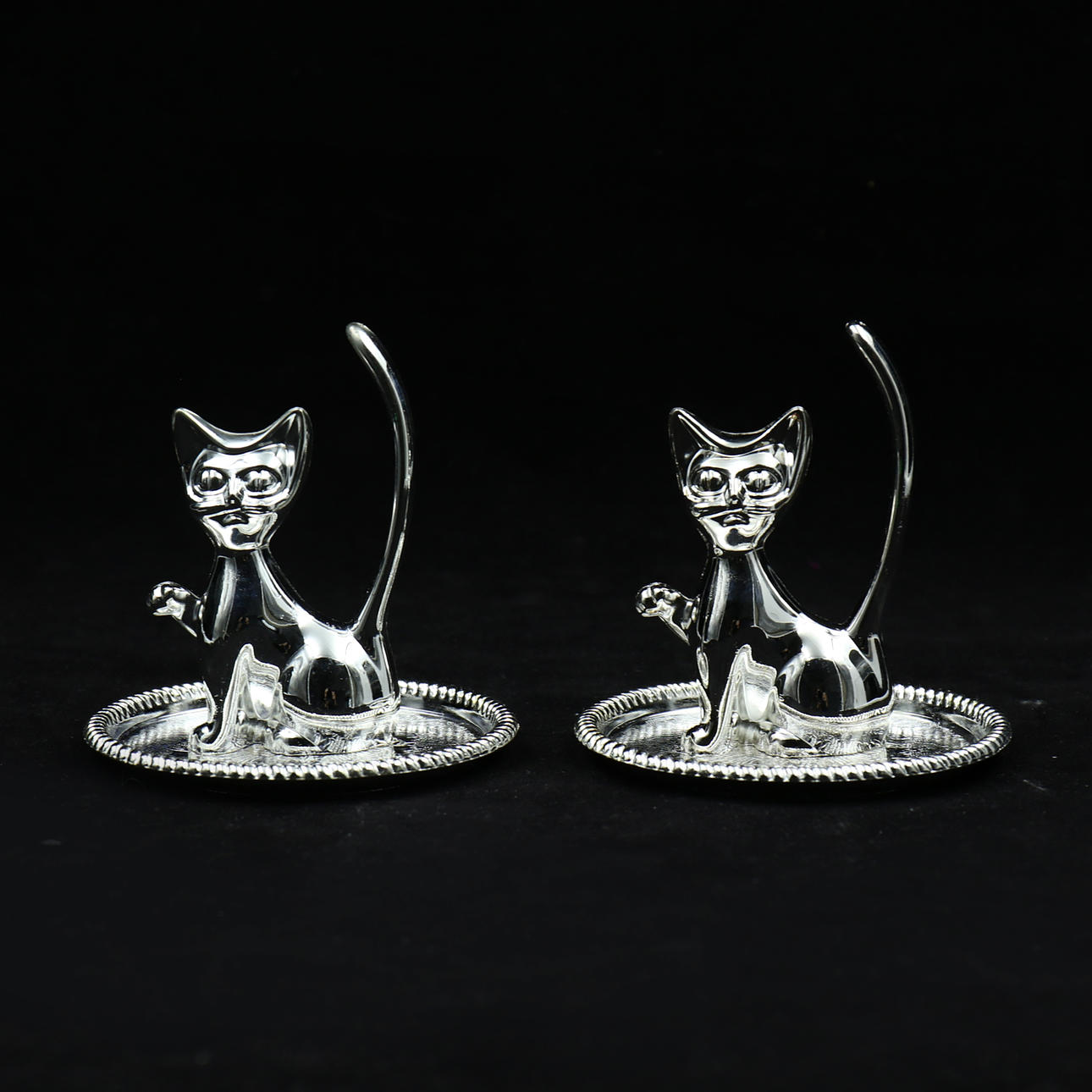 RINGHÅLLARE, 2 st, katt, silverpläterade, " Highlands silverplate".