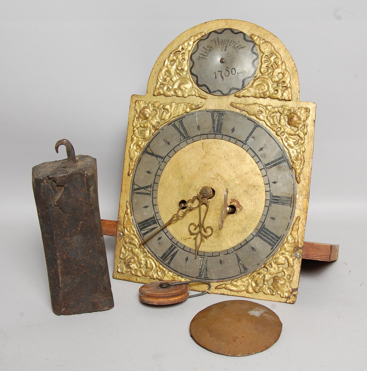 URVERK, med tenntavla 17-1800-tal.